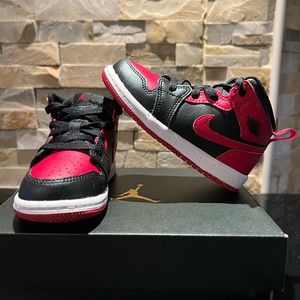 Jordan 1 Mid (TD), Black/Gym Red-White, Size 8C